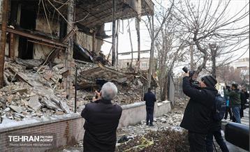 بازدید خبرنگاران رسانه‌های خارجی از تخریب اموال عمومی شهر 8