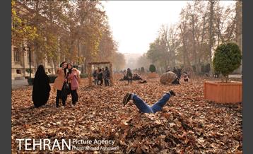 سومین رویداد هنری "پاییز برگ" در میدان مشق 1