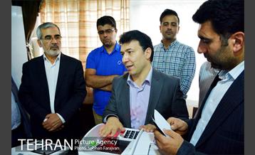 آموزش نحوه عملکرد دستگاه رای گیری الکترونیکی برای اعضای ستاد انتخابات شورایاری ها 1