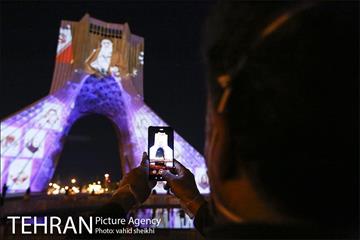 ویدئو مپینگ بر روی برج آزادی با موضوع کرونا  5