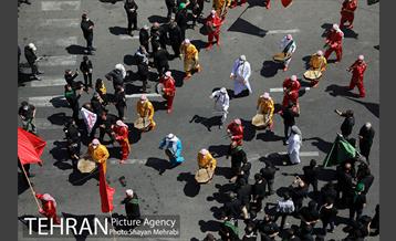 عزاداری ظهر عاشورای حسینی در چهار راه گلوبندک 20