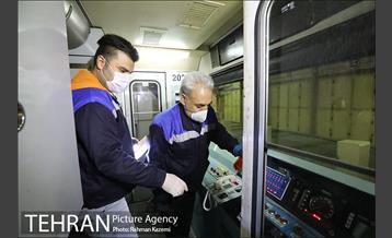 آغاز عملیات ضدعفونی کردن مترو تهران 17