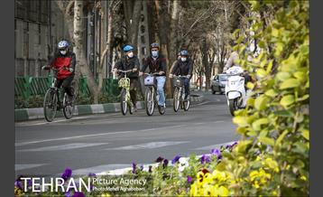 پویش سه شنبه های بدون خودرو در منطقه 8