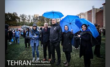 پیاده روی خانوادگی 8