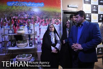 بازدید قائم مقام معاونت اجتماعی و جعمی از هنرمندان از سرای امید طلوع 40