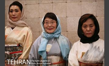 شکوفه های گیلاس و افسانه گنجی در موزه امام علی 2