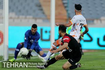 دیدار تیم های فوتبال پرسپولیس و مس کرمان 21