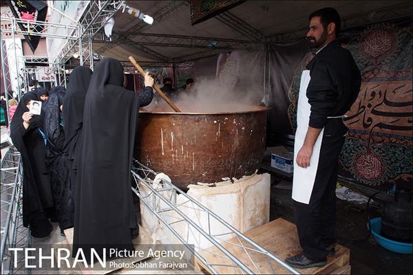 آیین سنتی " سمنوپزان" در میدان امام حسین (ع) 8