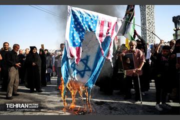 تجمع قدردانی از عملیات وعده صادق ۲ در میدان امام حسین (ع) 17