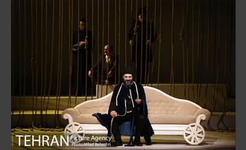 نمایش کابوس حضرت اشرف‎ 15