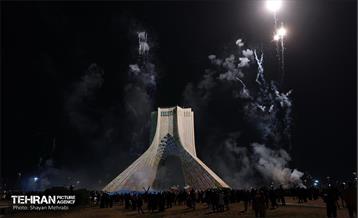 نور افشانی در شب سالگرد پیروزی انقلاب اسلامی - 2 18