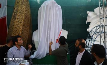 رونمایی از مجسمه های 6 شهید در منطقه 15 14