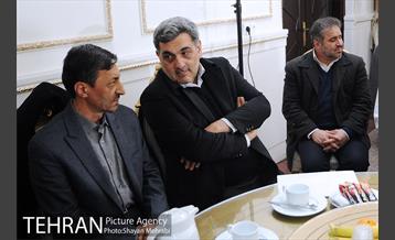 نشست صمیمانه شهردار تهران با خانواده های شهدای آتش نشان و آسیب دیدگان حادثه ساختمان پلاسکو 12