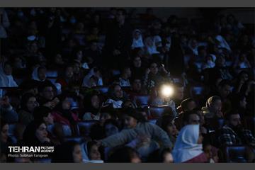 کنسرت رضا صادقی برای کودکان کار 28