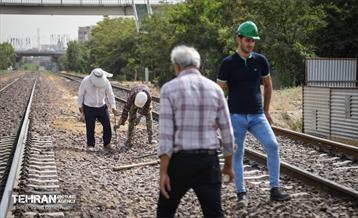 عملیات جمع آوری ریل‌ها و شاسی گذاری در حریم راه آهن تهران اهواز 15