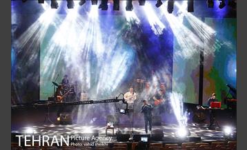 کنسرت آنلاین مهدی یغمایی 7