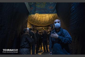 «چهارپایه خوانی» از آداب تهران قدیم در روزهای محرم است که این روزها تنها در بازار تهران و محله شمیران می‌توان سراغش را گرفت
