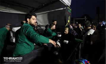 افطاری سیزدهم فروردین در بوستان لاله 30