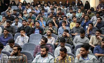 نشست صمیمانه شهردار تهران با مسئولین پایگاههای بسیج دانشجویی تهران 17