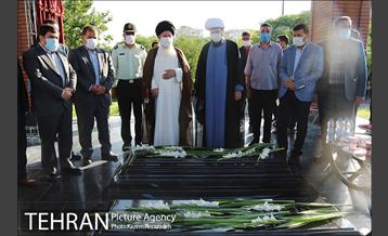 رونمایی از یادمان شهدای گمنام 8