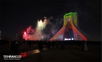 نورافشانی جشن پیروزی انقلاب اسلامی در میدان آزادی 10