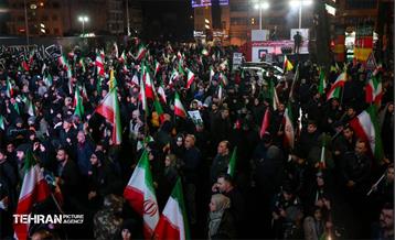 کاروان‌ موتوری و خودرویی از میدان انقلاب تا ساختمان هلال احمر تهران 46