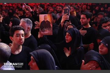 آئین بدرقه زائران اربعین در میدان آزادی 24