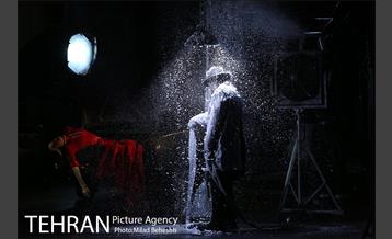 نمایش می سی سی پی نشسته می میرد‎ 27