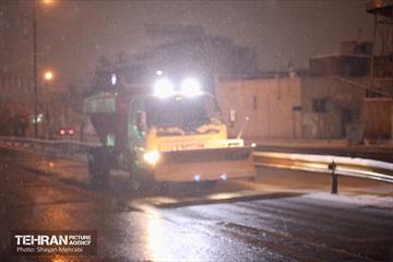 بارش برف زمستانی در معابر شمالی پایتخت - 2 11