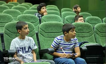 دومین روز کارگاه داستان‌نویسی ویژه اعضای کانون نوجوانان 21