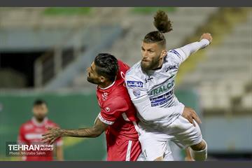 دیدار تیم های فوتبال پرسپولیس و آلومینیوم اراک 21