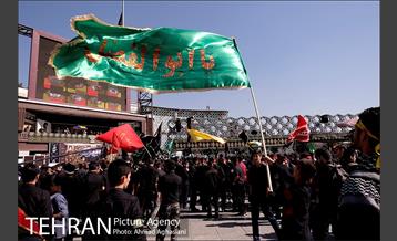 سوگواره "احلی من العسل" در میدان امام حسین(ع) 1