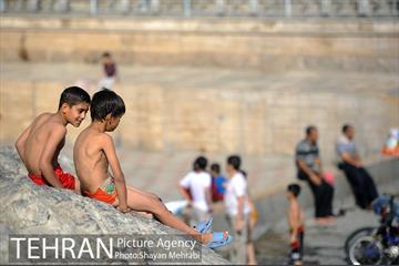 تابستان گرم  در چشمه علی 26
