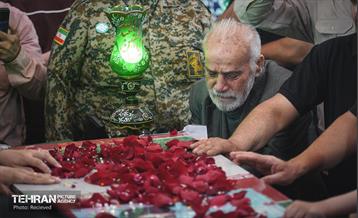 تشییع پیکر مطهر شهید محمد حسن زارعی در منطقه ۸ 17