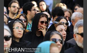 بدرقه عباس کیارستمی به خانه ابدی‎ 10