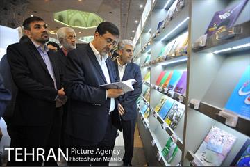 بازدید حسینی مکارم سرپرست شهرداری تهران ار نمایشگاه کتاب 19