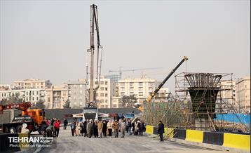 بازدید نخبگان منطقه ۵ از پروژه‌های عمرانی 35