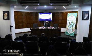 جلسه هم‌اندیشی رییس نهاد پایش طرح های توسعه شهری با جمعی از بانوان 19