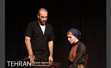 نمایش سنگ ها برای آنتیگون 7