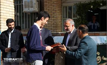 آیین نواختن زنگ بازگشایی مدرسه علامه حلی 14