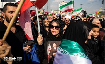 تشییع پیکر مطهر شهدای ناوشکن دنا