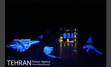 نمایش در انتظار ماهی سیا متوسط 17