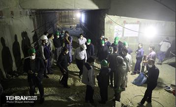 بازدید اعضای کمسیون حمل و نقل شورای اسلامی شهر از ایستگاه تقاطعی مترو توحید 17