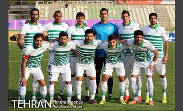 دیدار تیم های فوتبال سایپا تهران و ذوب آهن اصفهان