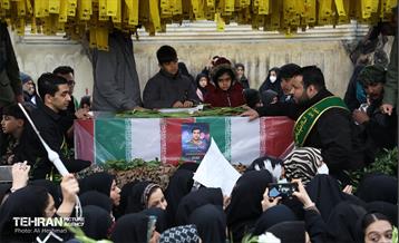 مراسم تشییع پیکر شهید مدافع حرم «حسین محمدی» 23