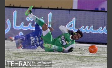 دیدار تیم‌ های فوتبال ماشین سازی تبریز واستقلال تهران