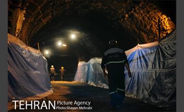 ورود دستگاه تمام مکانیزه(TBM) به ایستگاه مترو شهدا 32