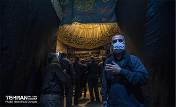 «چهارپایه خوانی» از آداب تهران قدیم در روزهای محرم است که این روزها تنها در بازار تهران و محله شمیران می‌توان سراغش را گرفت