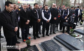 هفتمین سالگرد شهدای آتش‌نشان حادثه پلاسکو 53