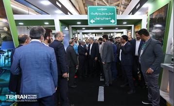 بازدید شهردار تهران از نمایشگاه شهرهای خواهرخوانده و توانمندی های مدیریت شهری تهران